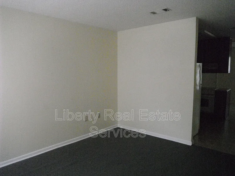 Liberty Manor — Photo 2