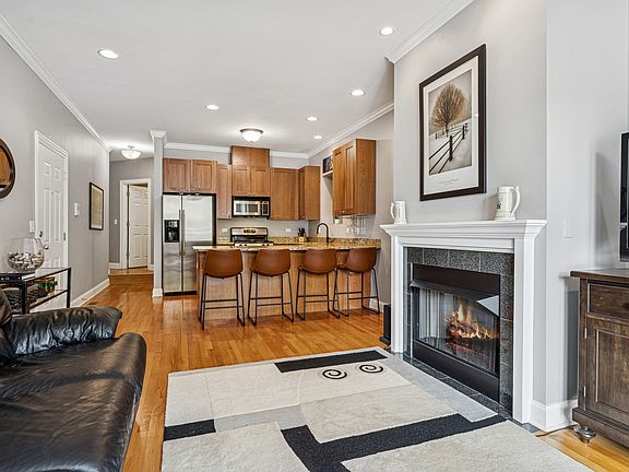 5th image of 4660 N Winthrop Ave APT 1N