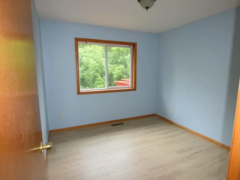 5756 Woodbridge Dr — Photo 8