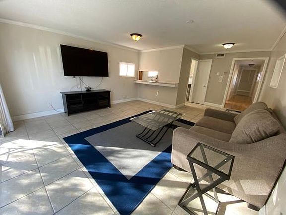 4th image of 810 47th St #2
