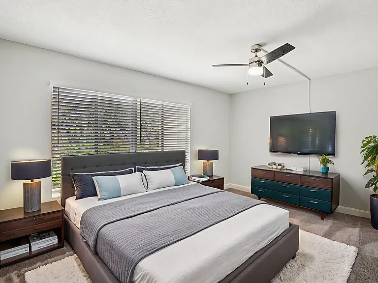 Silver Palms Apartments — Photo 5