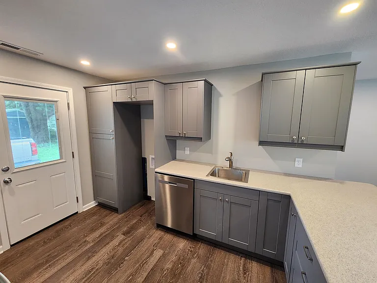 424 Nussbaum Ave — Photo 5