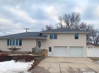 103 Calm Ct SW, Mapleton, MN 56065