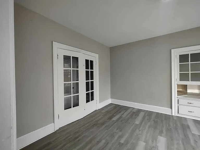136 Broadway — Photo 11