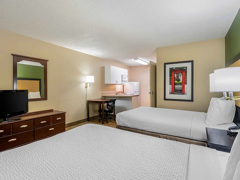 Studio Suite - 2 Full Beds