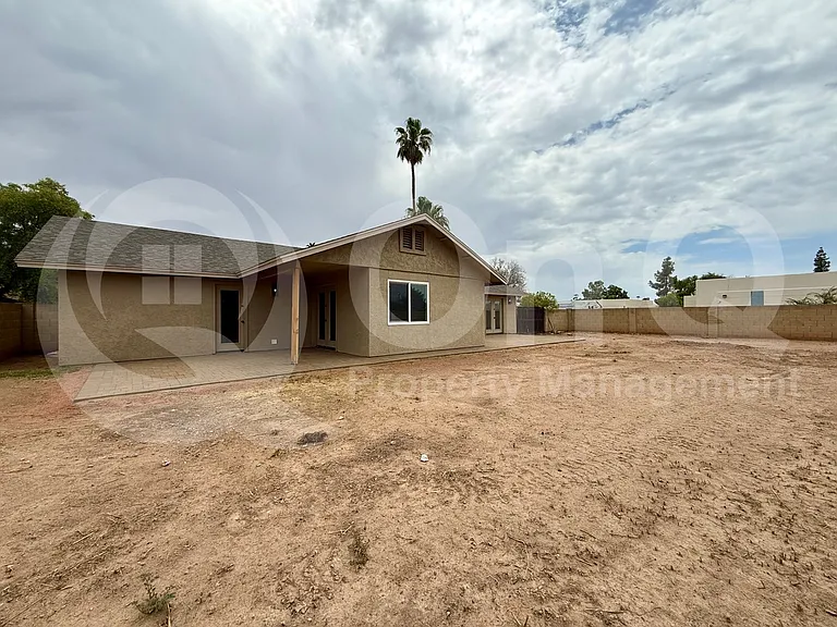 1266 W Mendoza Ave — Photo 20