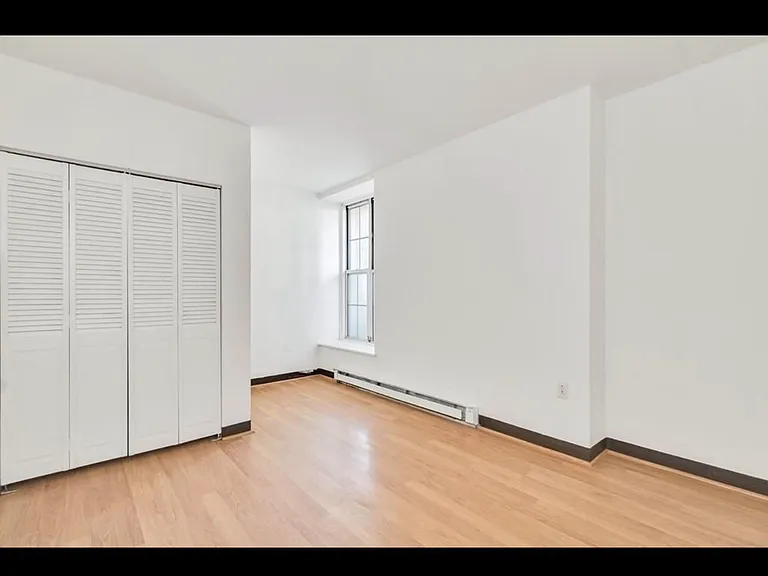 240 Heath St #101 — Photo 4