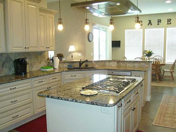 3rd image of 667 Nuvola Vista Ct
