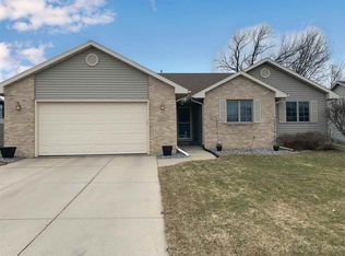 681 Stonebriar Ln, Oregon, WI 53575