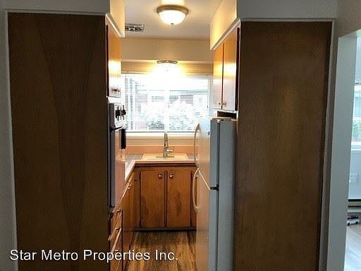 3rd image of 2831 E 6th St APT 14