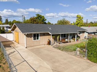 120 SE Park St, Winston, OR 97496