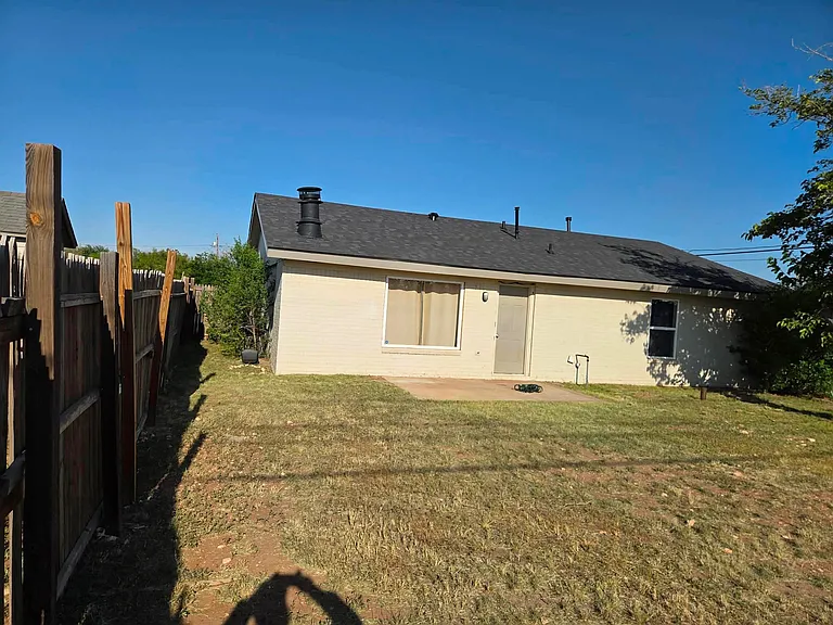 604 Beckley Dr — Photo 3