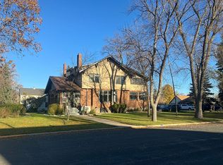 326 N 4th St, Warren, MN 56762