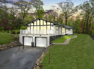 105 Mandon Dr, Wayne, NJ 07470