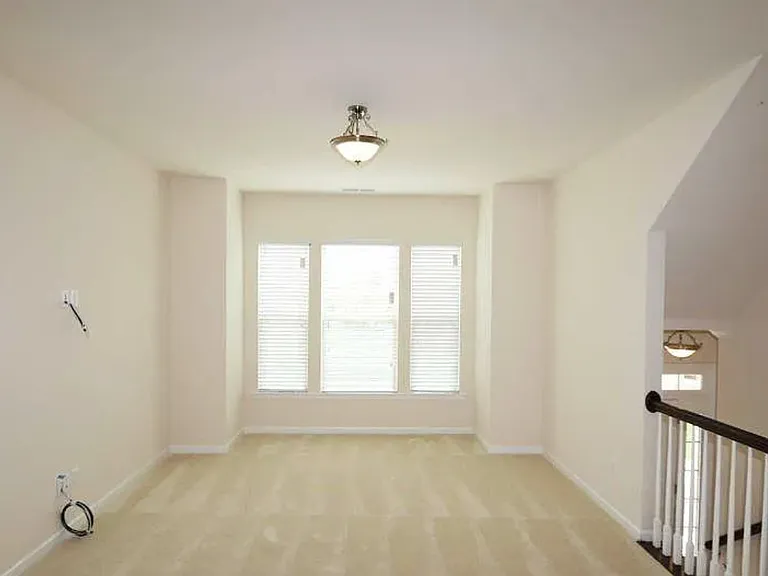 313 Annandale Dr — Photo 2