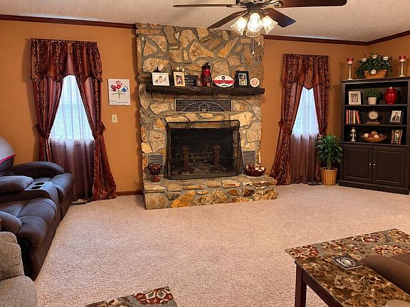3rd image of 4205 Medford Ln
