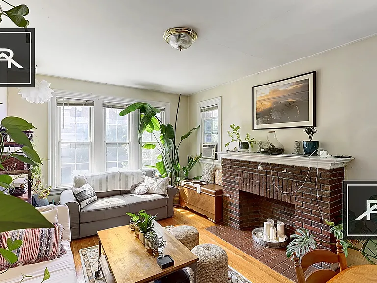 17 Glenville Ave #2 — Photo 5