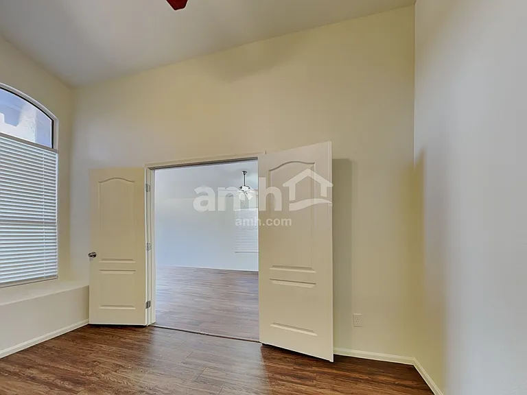 10262 W Patrick Ln — Photo 11