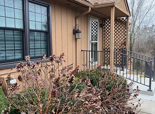 11860 Lexington Dr, South Lyon, MI 48178