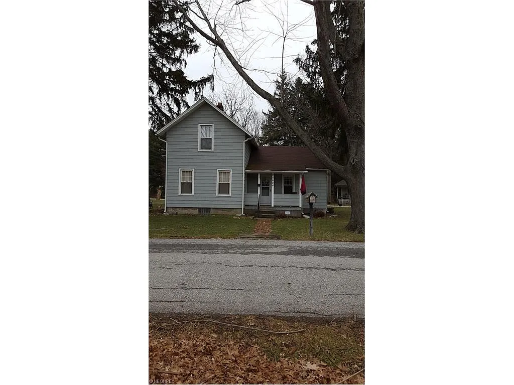 25624 Bronson Ave photo 1