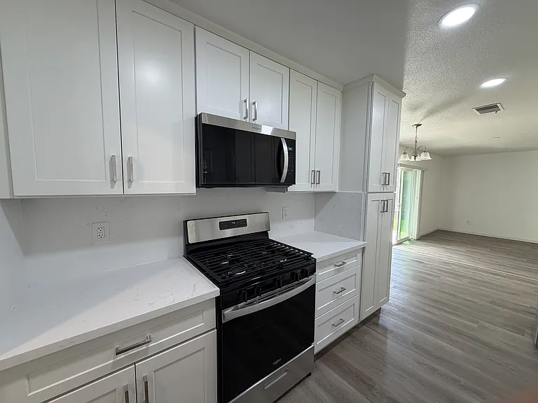 2616 Casita Dr — Photo 2