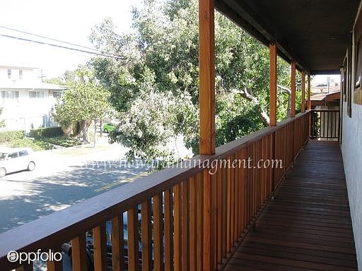 5th image of 611 Ocean Park Blvd