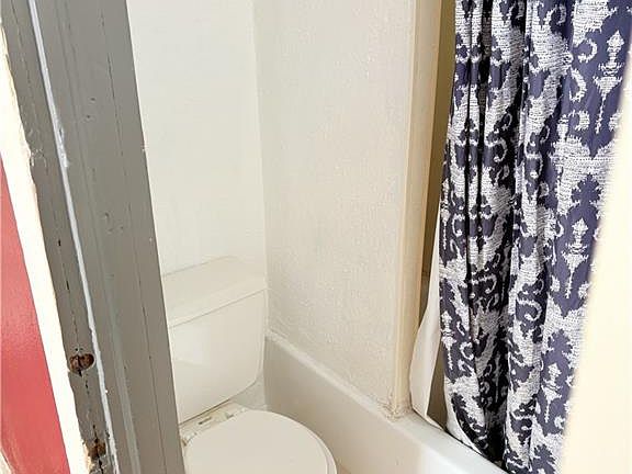 5th image of 433/435 S 5th St