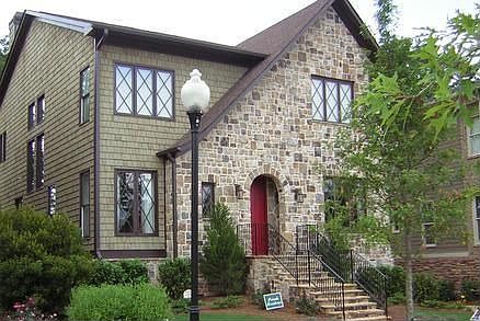 1st image of 640 Concord Lake Cir SE