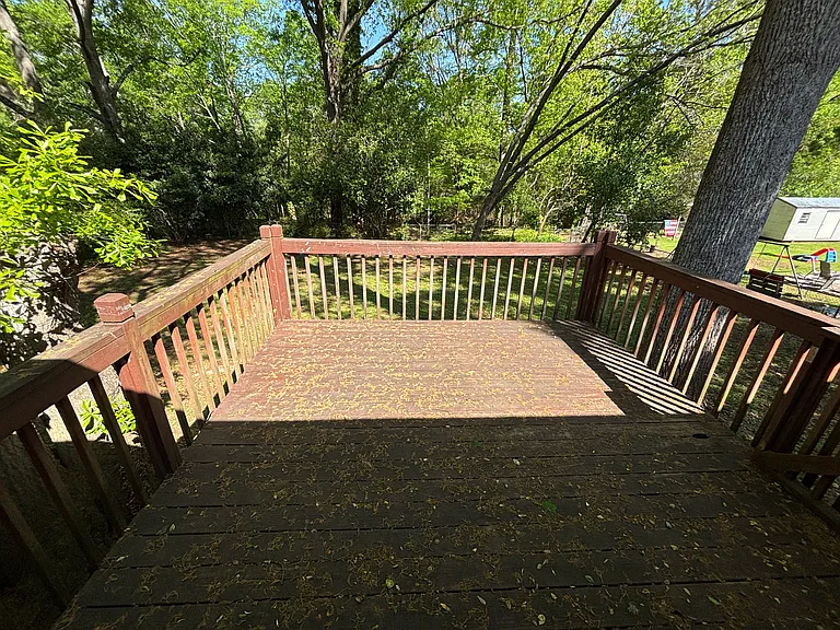 1084 Maryland Ave — Photo 11