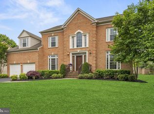 1915 Kentsdale Ln, Vienna, VA 22182