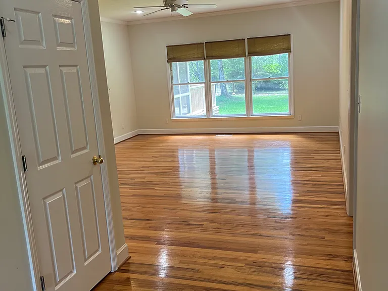 307 Dunedin Dr — Photo 2