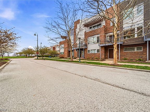 4th image of 1245 W 75th St #D
