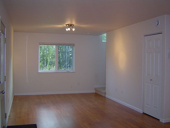 5th image of 155 Currant Ct #2