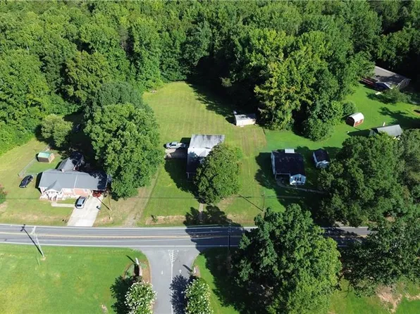 183 E Aiken Rd, Eden, NC 27288