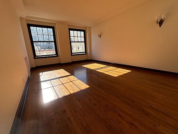 5th image of 1880 Pacific Ave #202156111