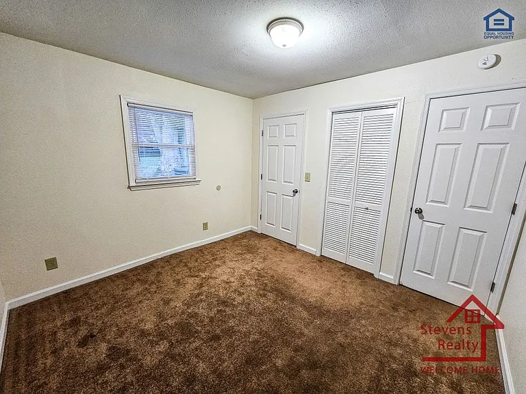 Skyline Apartments — Photo 25