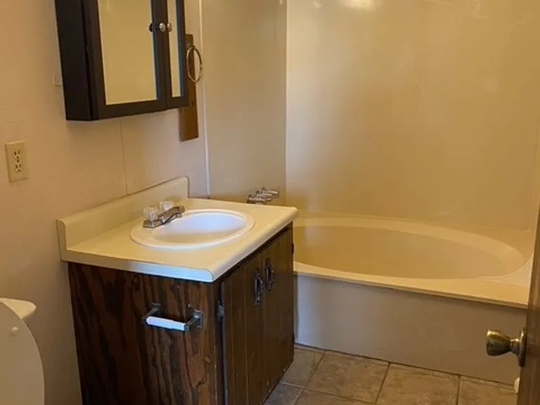 2714 Tyndall Dr — Photo 5