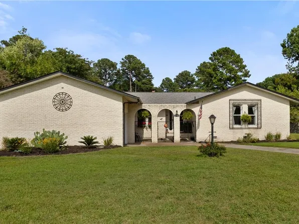 1715 Holly View Dr, Gloucester Point, VA 23062