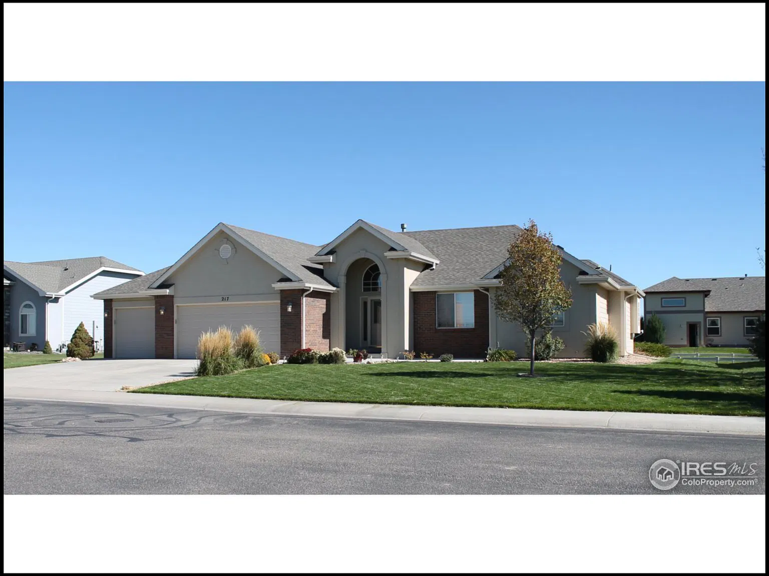 3 bed, 1701 sqft, $2,300 — Photo 2