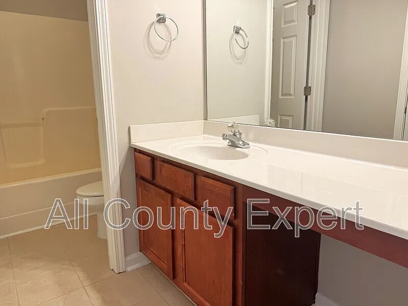 4 bed, 2.5 bath, 2960 sqft, $2,900 — Photo 4
