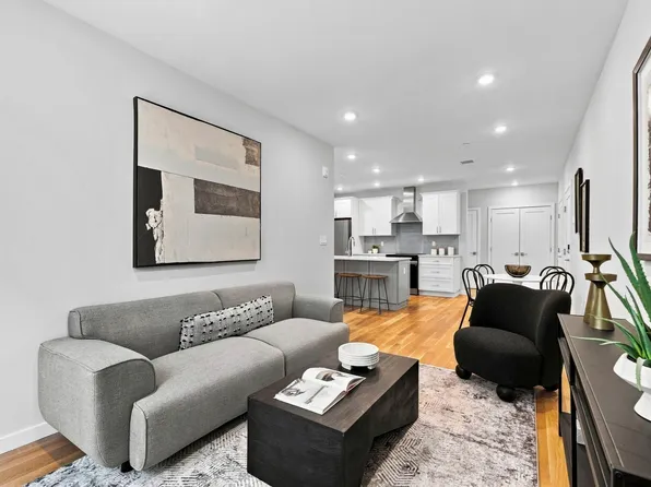 267 Old Colony #206, Boston, MA 02127