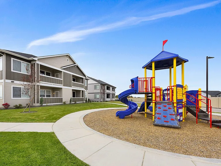 Mason Creek Apartments — Photo 8