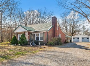 1867 Stroudville Rd, Cedar Hill, TN 37032