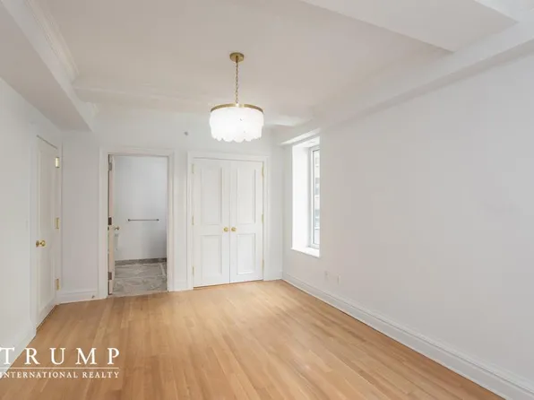 502 Park Avenue image 12 of 15