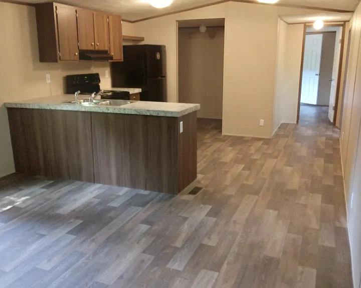 204 Martha Ct — Photo 3