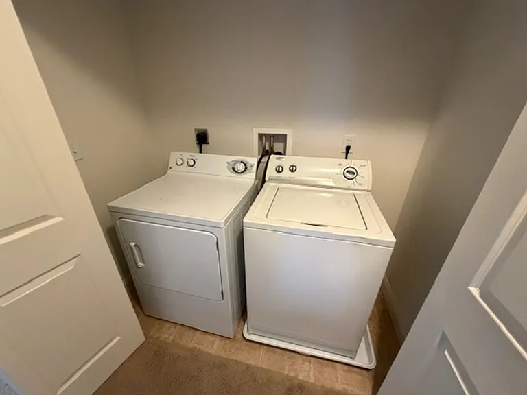 785 Oak Leaf Ln — Photo 33