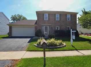1076 Buckskin Ln, Carol Stream, IL 60188