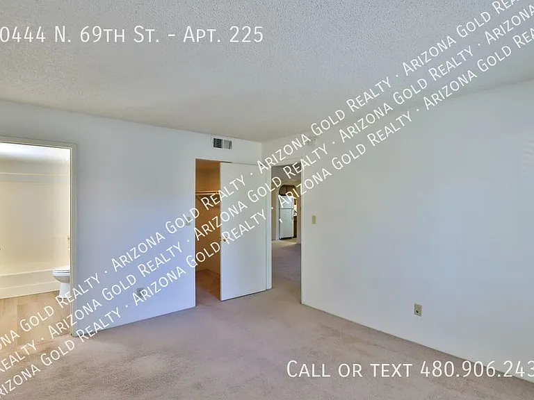 10444 N 69th St #225 — Photo 7