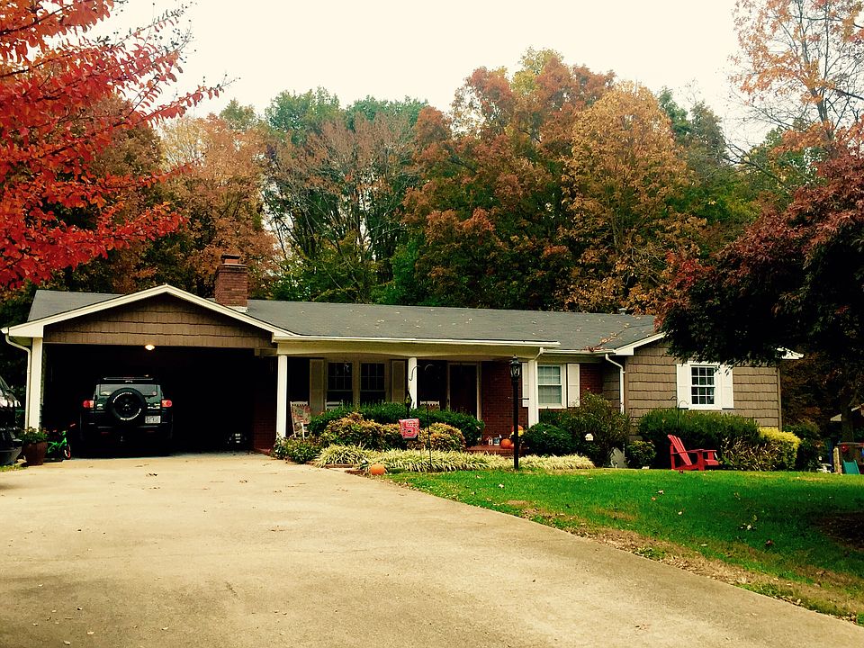 1st image of 143 Greenbriar Dr