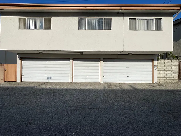 21023 Ladeene Ave #D — Photo 19